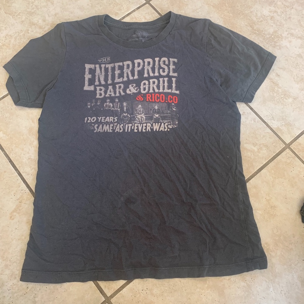 grey bar and grill shirt